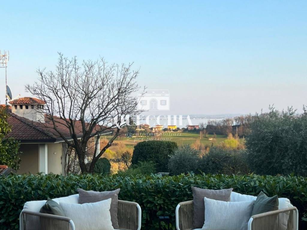 casa indipendente in vendita a Soiano del Lago