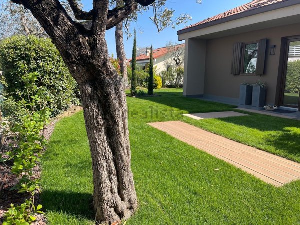 casa indipendente in vendita a Soiano del Lago
