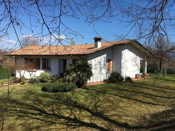casa indipendente in vendita a Soiano del Lago