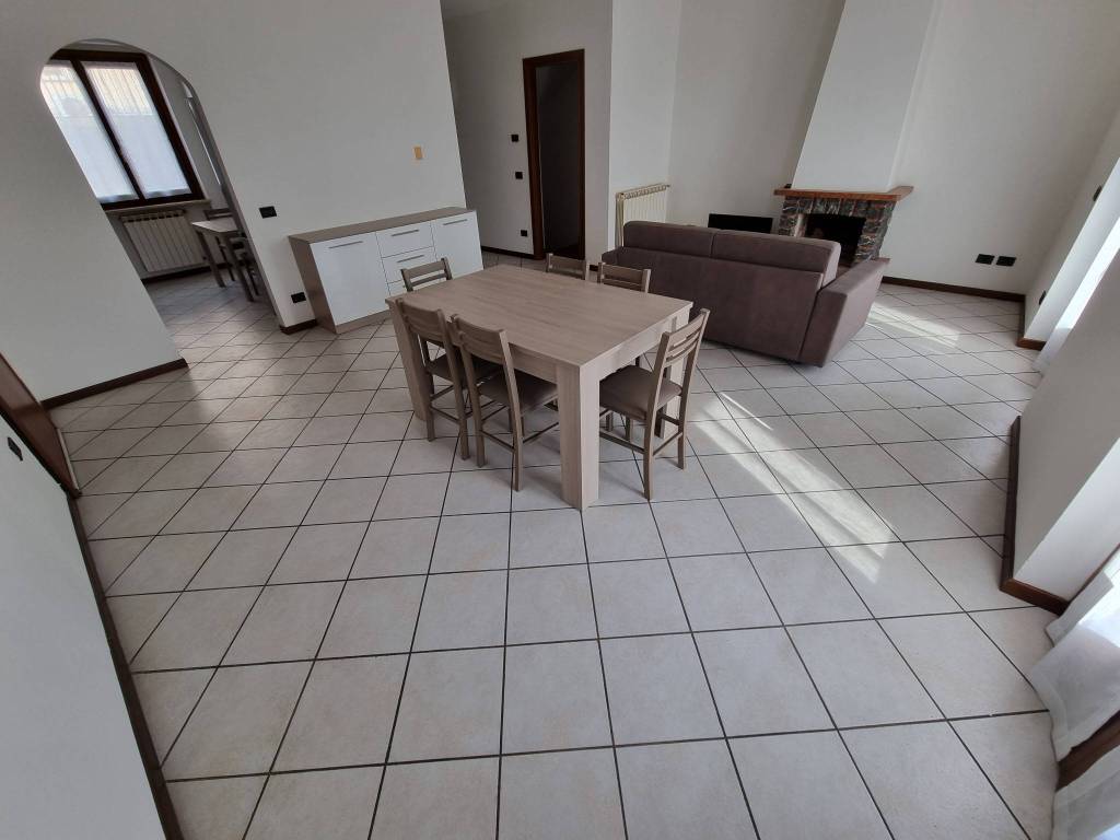 casa indipendente in vendita a Soiano del Lago