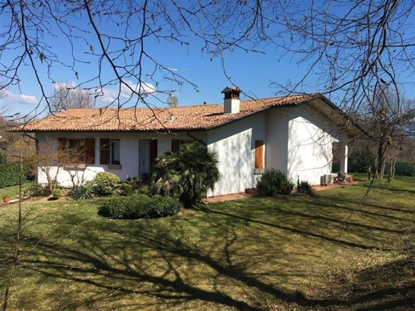 casa indipendente in vendita a Soiano del Lago
