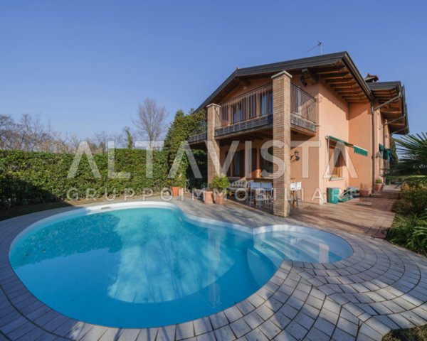 casa indipendente in vendita a Soiano del Lago