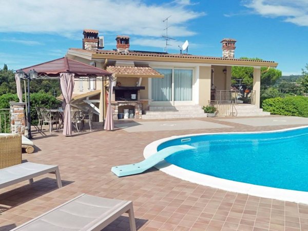 casa indipendente in vendita a Soiano del Lago