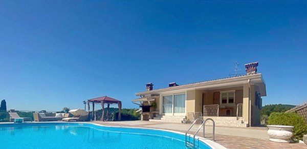 casa indipendente in vendita a Soiano del Lago