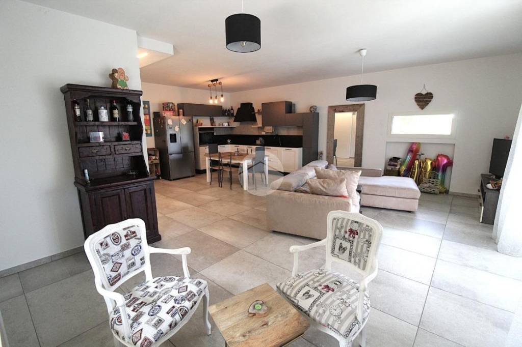 casa indipendente in vendita a Soiano del Lago
