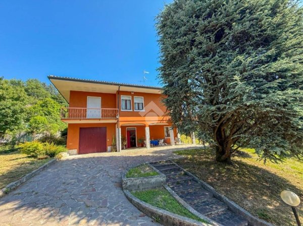 casa indipendente in vendita a Soiano del Lago