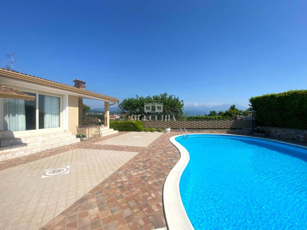 casa indipendente in vendita a Soiano del Lago