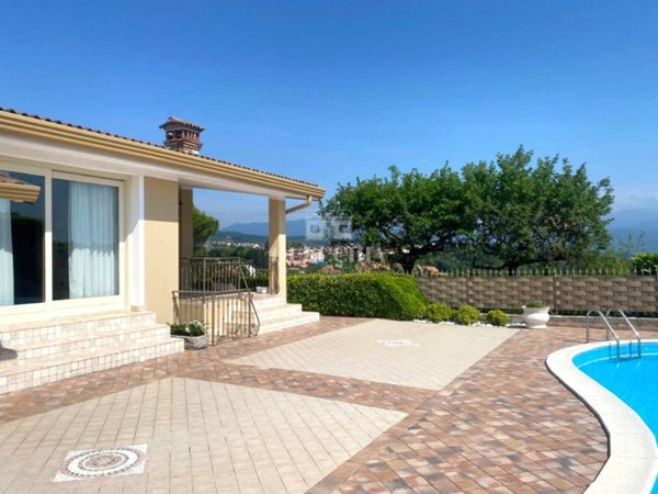 casa indipendente in vendita a Soiano del Lago