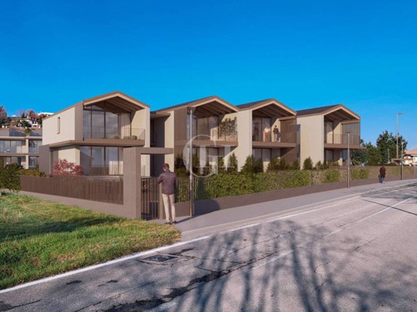 casa indipendente in vendita a Soiano del Lago