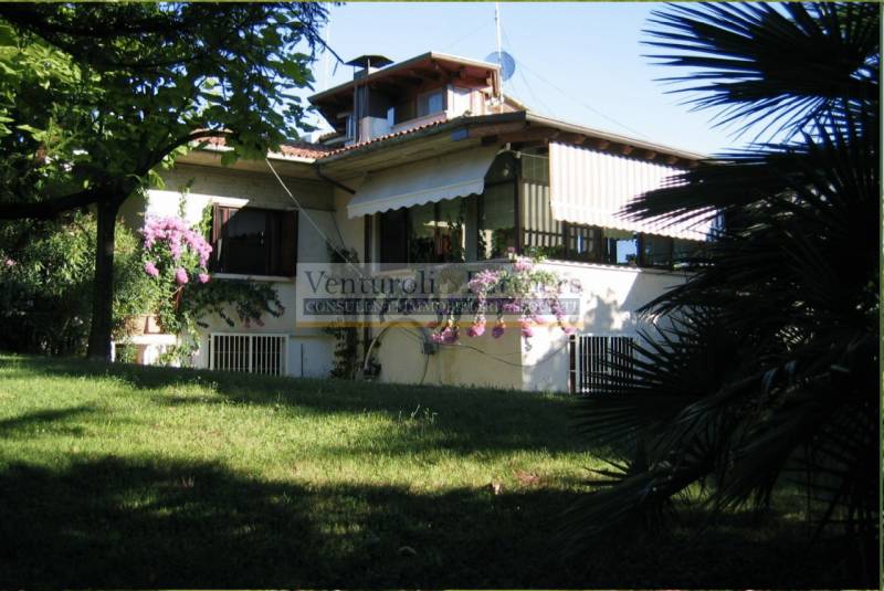 casa indipendente in vendita a Soiano del Lago