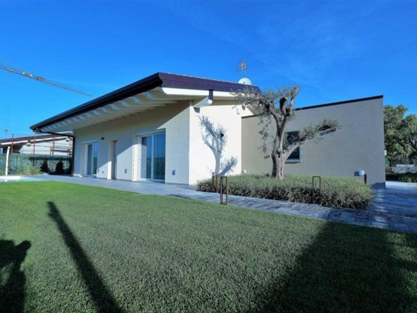 casa indipendente in vendita a Soiano del Lago