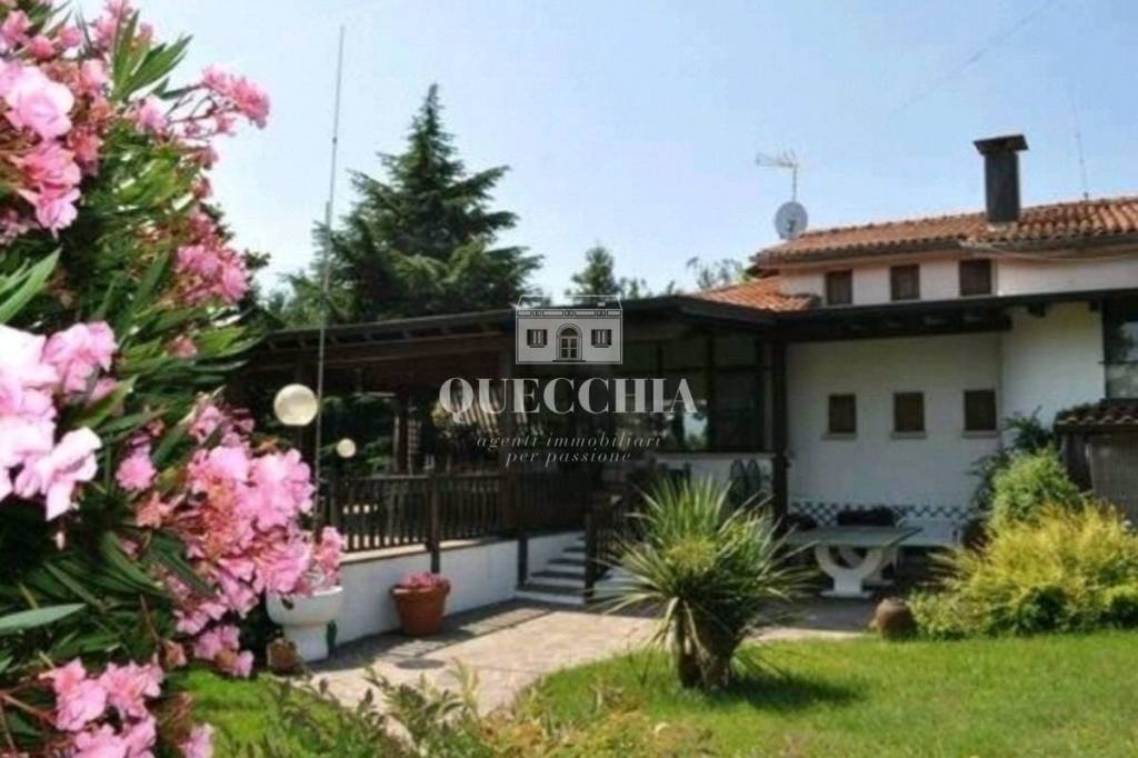 casa indipendente in vendita a Soiano del Lago