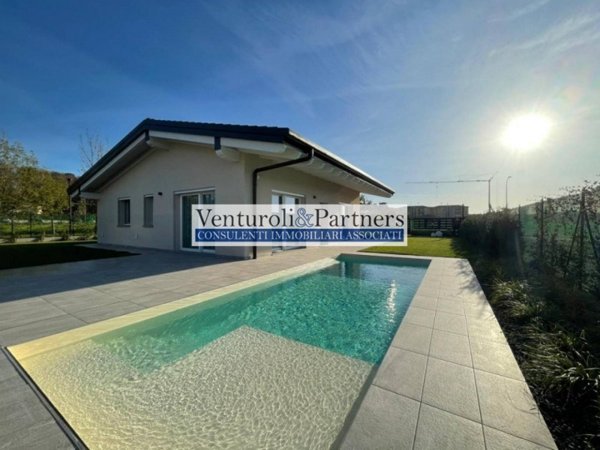 casa indipendente in vendita a Soiano del Lago