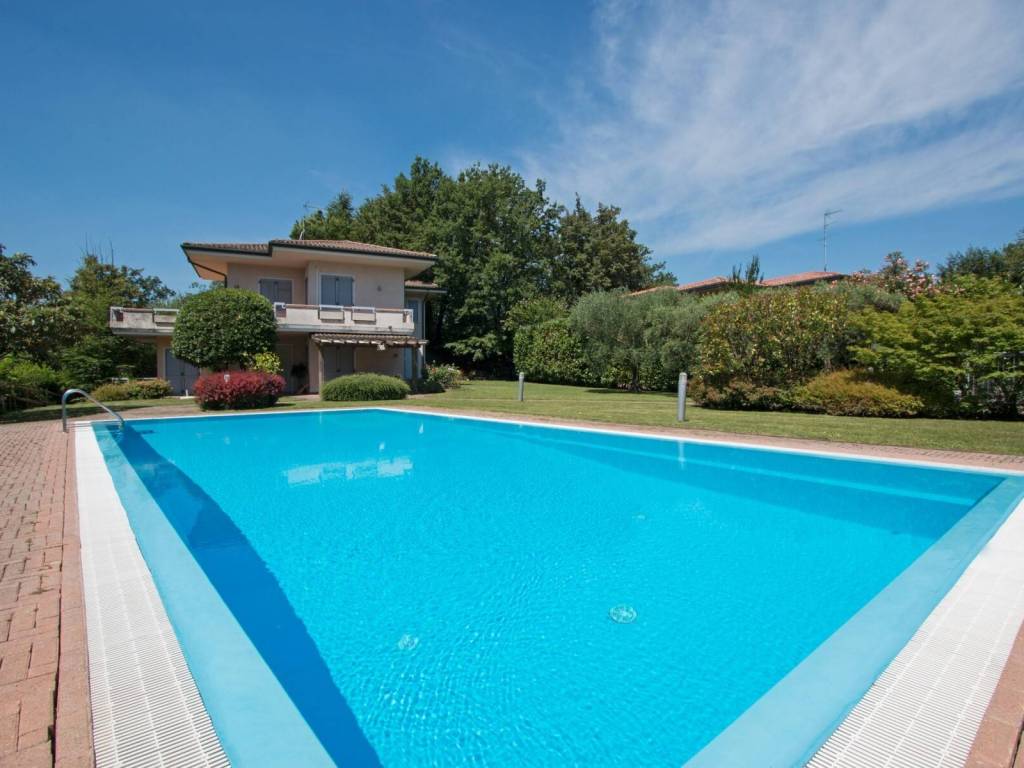 casa indipendente in vendita a Soiano del Lago