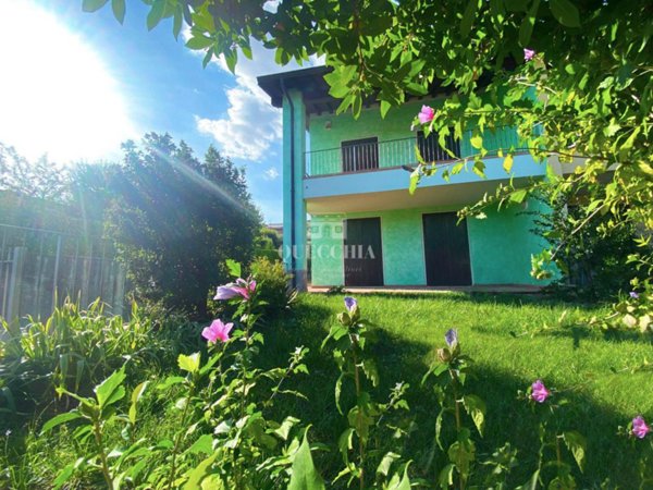 casa indipendente in vendita a Soiano del Lago