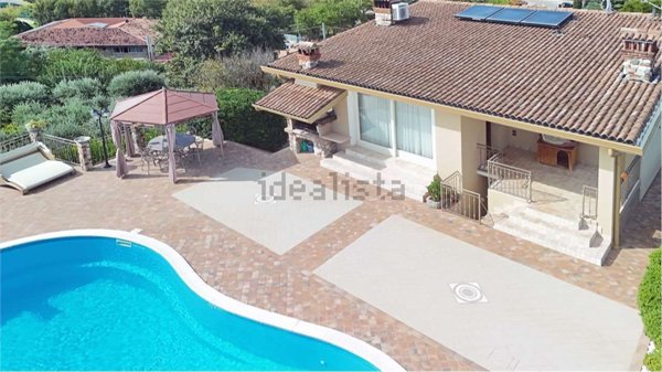 casa indipendente in vendita a Soiano del Lago