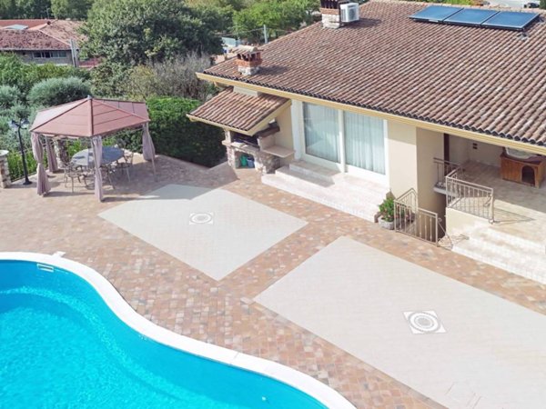 casa indipendente in vendita a Soiano del Lago
