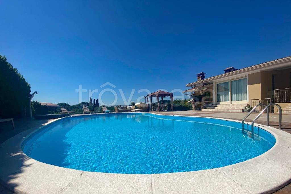 casa indipendente in vendita a Soiano del Lago