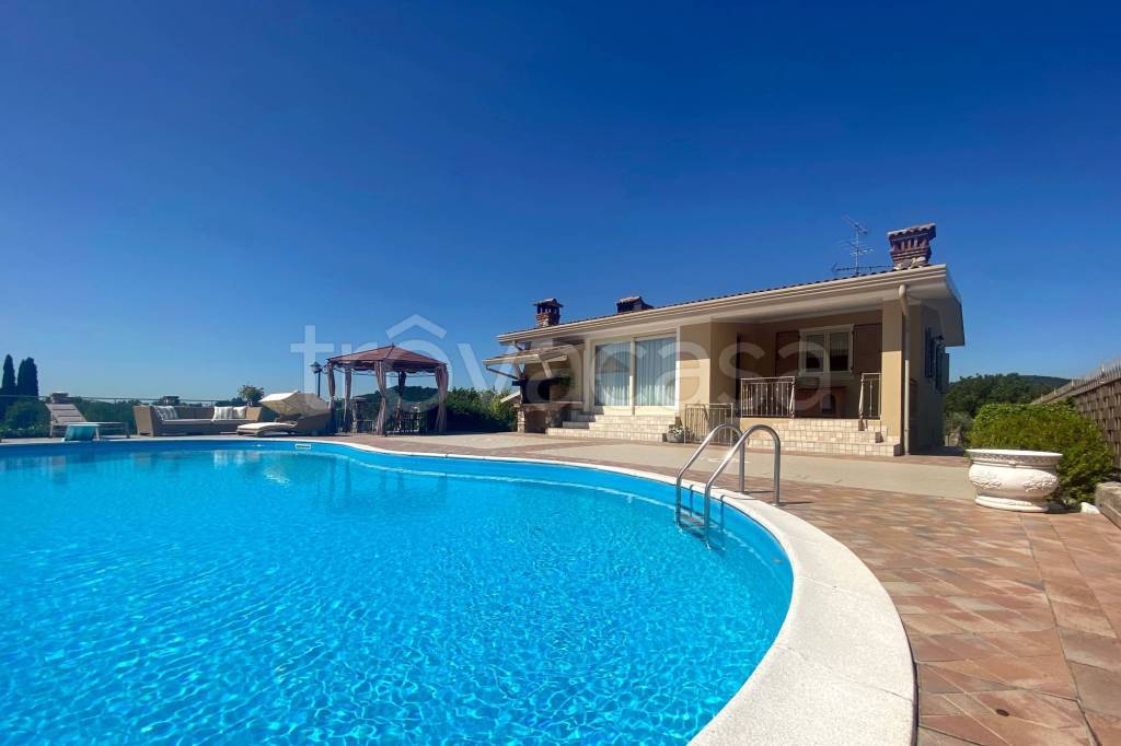 casa indipendente in vendita a Soiano del Lago