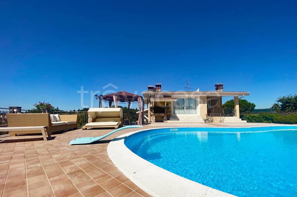 casa indipendente in vendita a Soiano del Lago