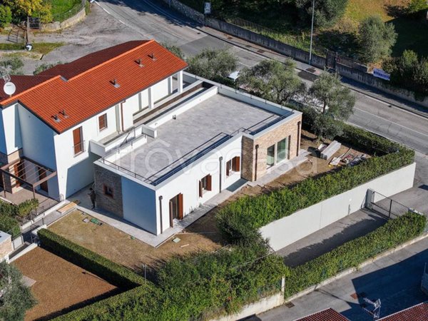 casa indipendente in vendita a Soiano del Lago