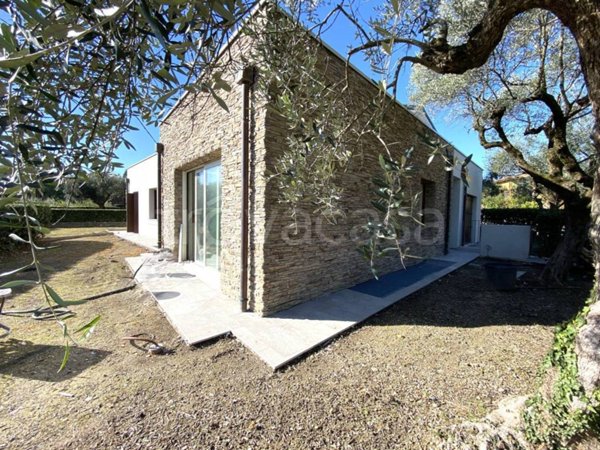 casa indipendente in vendita a Soiano del Lago