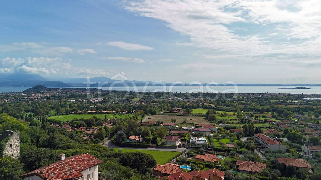 casa indipendente in vendita a Soiano del Lago
