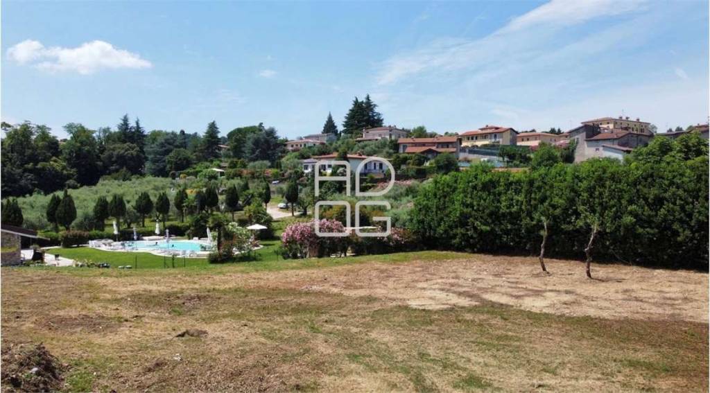 terreno edificabile in vendita a Soiano del Lago