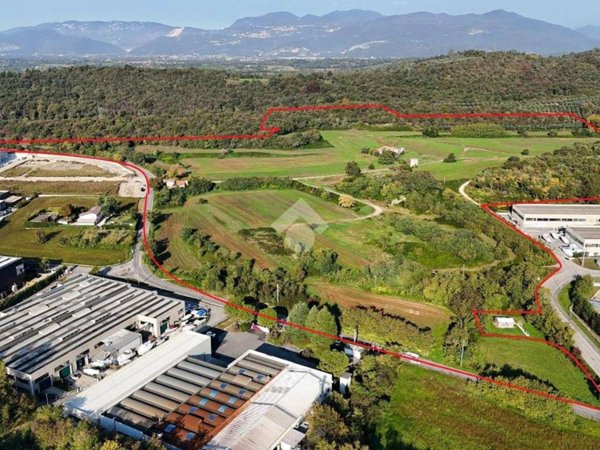 terreno edificabile in vendita a Soiano del Lago