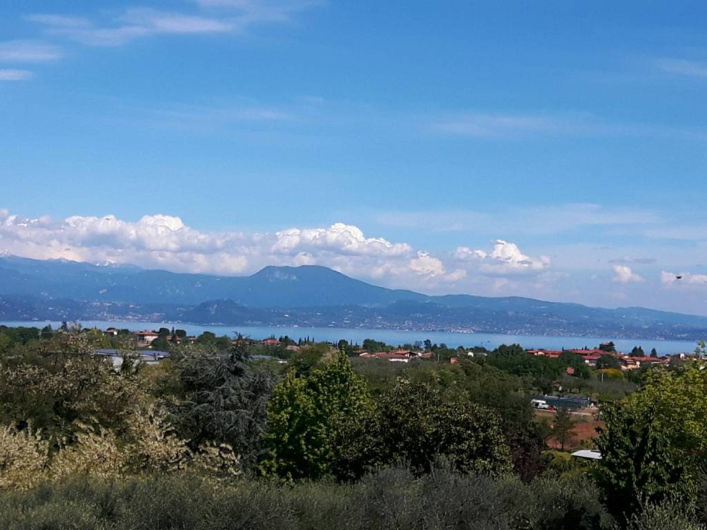 casa indipendente in vendita a Soiano del Lago