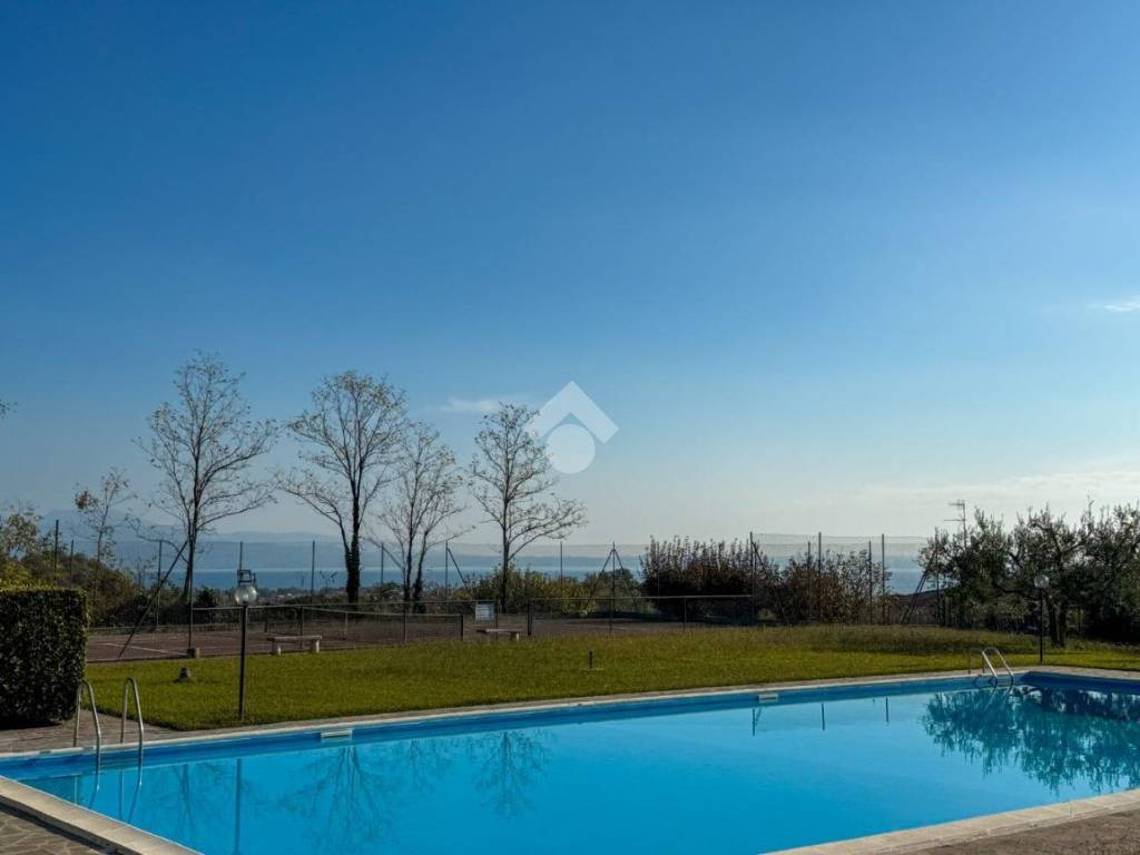 casa indipendente in vendita a Soiano del Lago