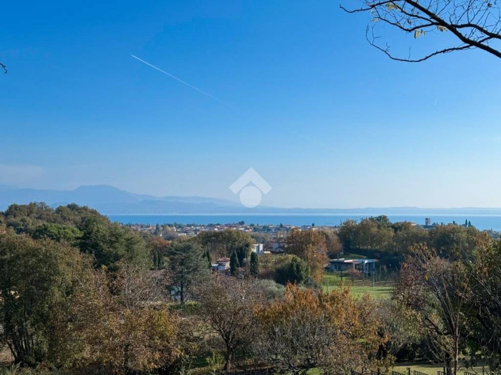 casa indipendente in vendita a Soiano del Lago