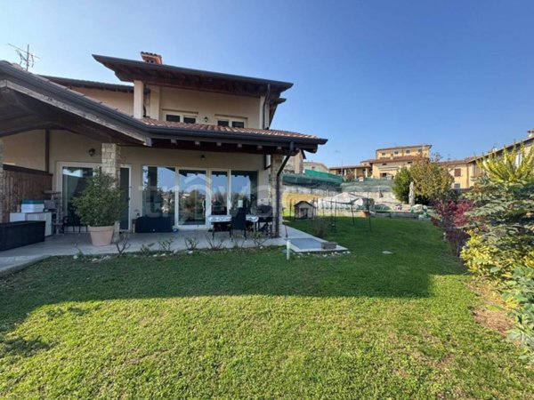 casa indipendente in vendita a Soiano del Lago