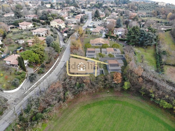 casa indipendente in vendita a Soiano del Lago