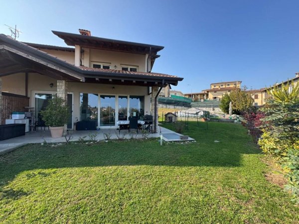 casa indipendente in vendita a Soiano del Lago