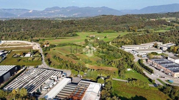 terreno edificabile in vendita a Soiano del Lago