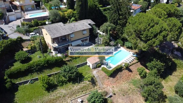 casa indipendente in vendita a Soiano del Lago