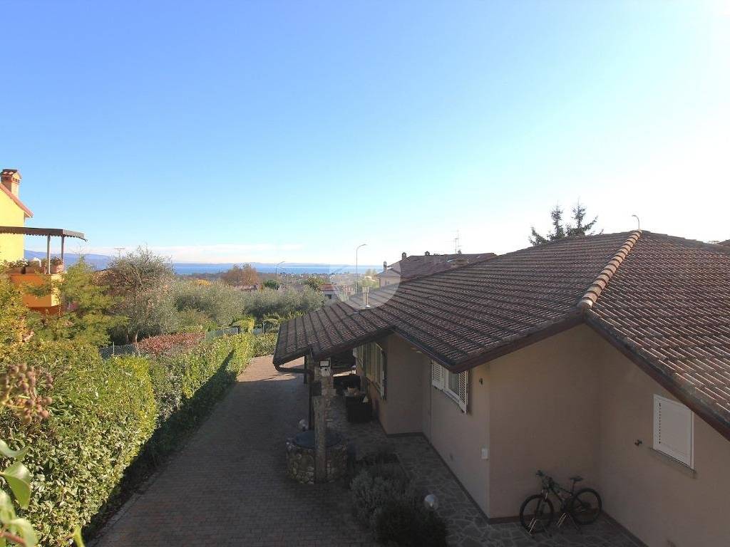 casa indipendente in vendita a Soiano del Lago