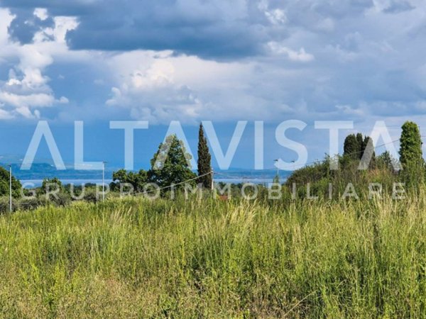terreno edificabile in vendita a Soiano del Lago
