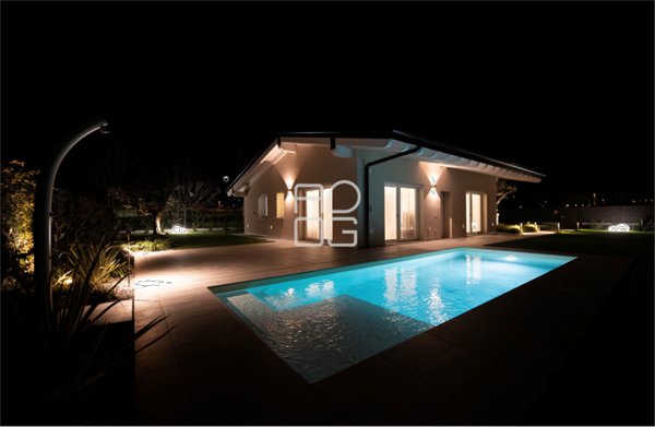 casa indipendente in vendita a Soiano del Lago