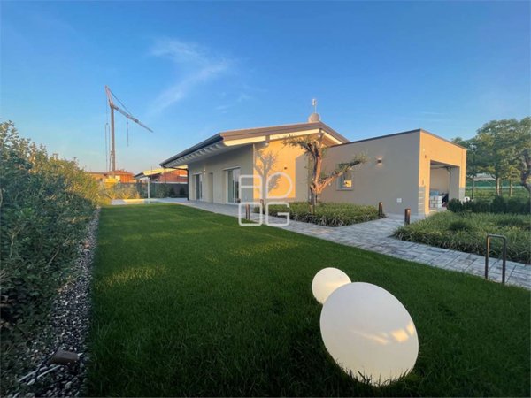 casa indipendente in vendita a Soiano del Lago