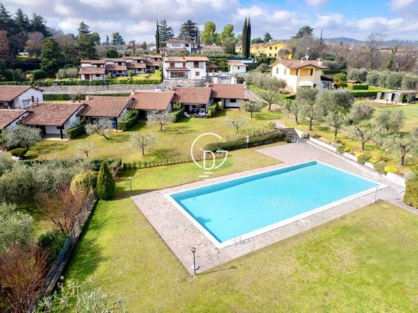 casa indipendente in vendita a Soiano del Lago