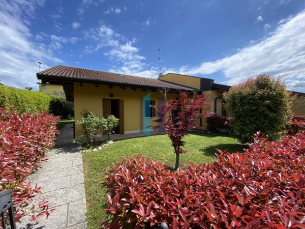 casa indipendente in vendita a Soiano del Lago