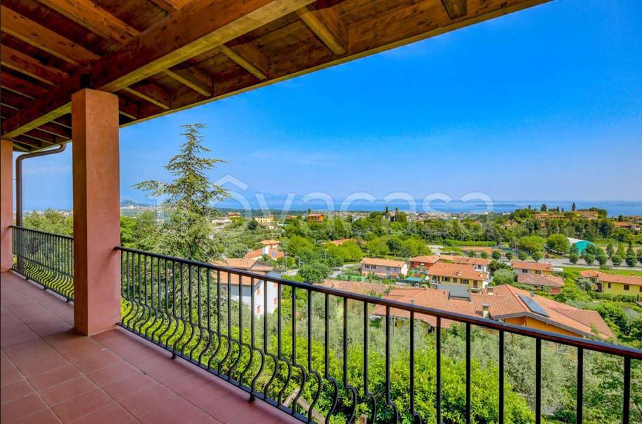 casa indipendente in vendita a Soiano del Lago