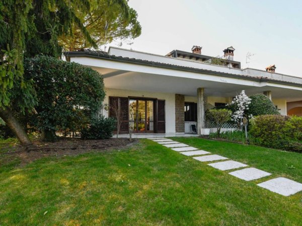 casa indipendente in vendita a Soiano del Lago