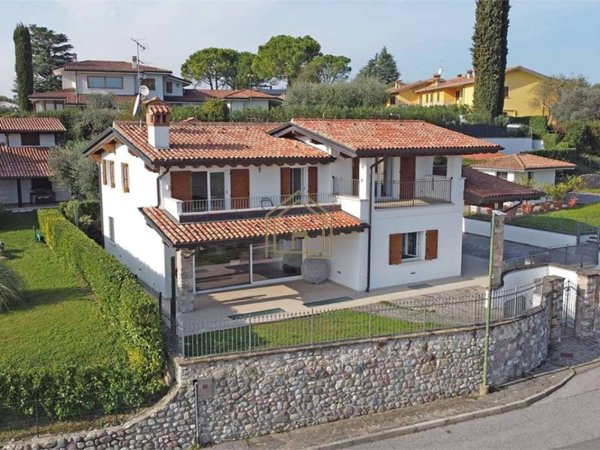 casa indipendente in vendita a Soiano del Lago