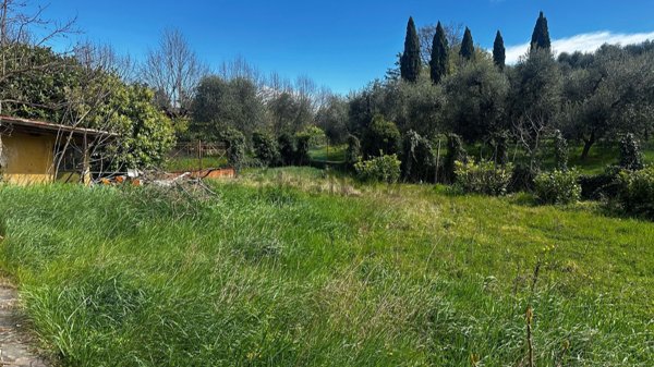 terreno edificabile in vendita a Soiano del Lago