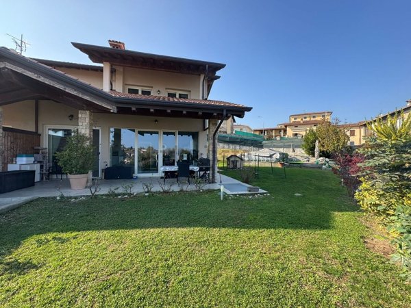 casa indipendente in vendita a Soiano del Lago