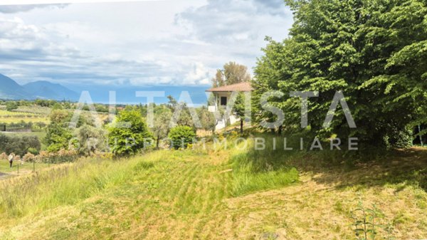 casa indipendente in vendita a Soiano del Lago