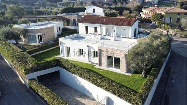 casa indipendente in vendita a Soiano del Lago